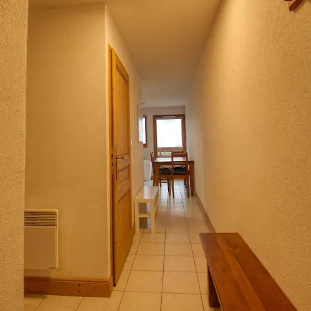 6-7 Pers. Au Pied Des Pistes Avec Balcon Et Parking A 1100 - Fr-1-642-44